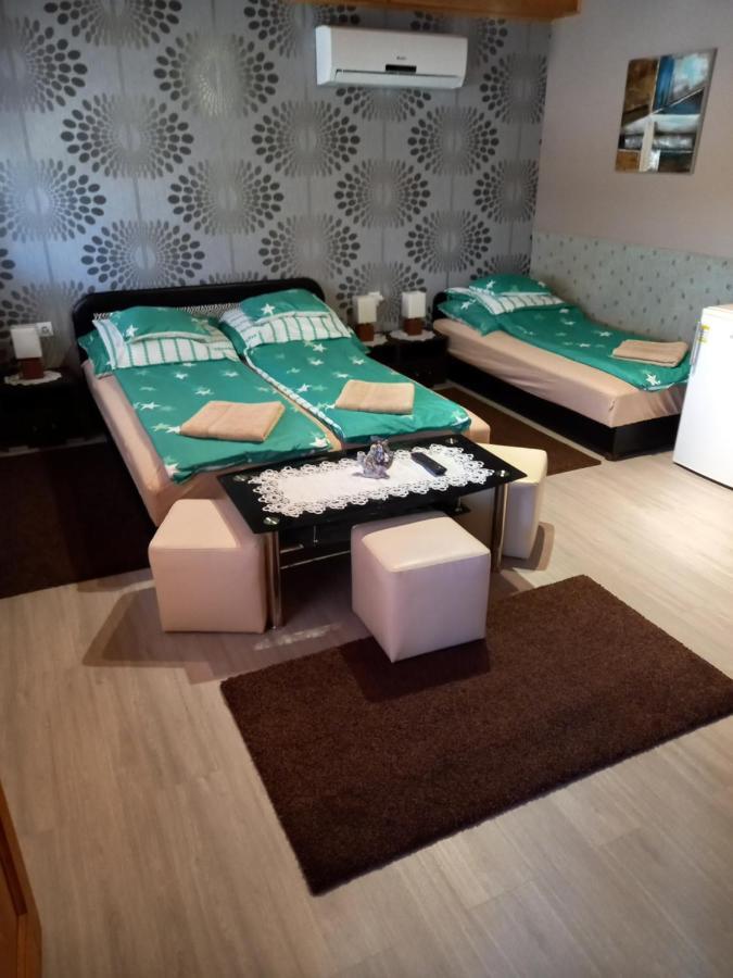 Szerencsecsillag Vendégház Kiskoros Esterno foto