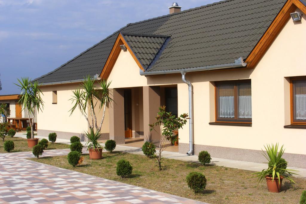 Szerencsecsillag Vendégház Kiskoros Esterno foto