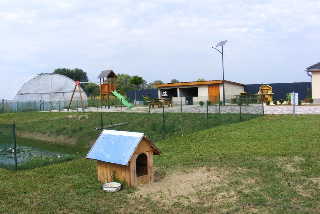 Szerencsecsillag Vendégház Kiskoros Esterno foto