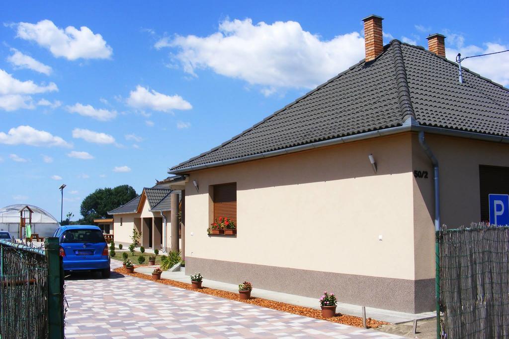 Szerencsecsillag Vendégház Kiskoros Esterno foto
