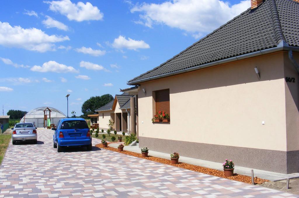 Szerencsecsillag Vendégház Kiskoros Esterno foto